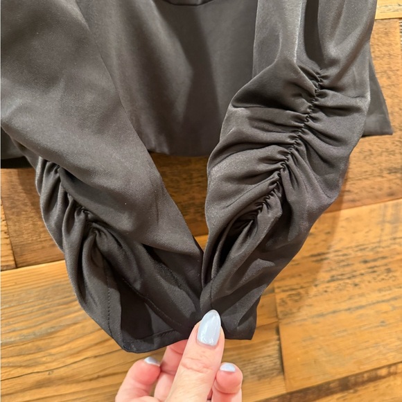 ASTR the Label Black Twist Mock Neck Peplum Blouse with Cut-Out NWT - Picture 4 of 7